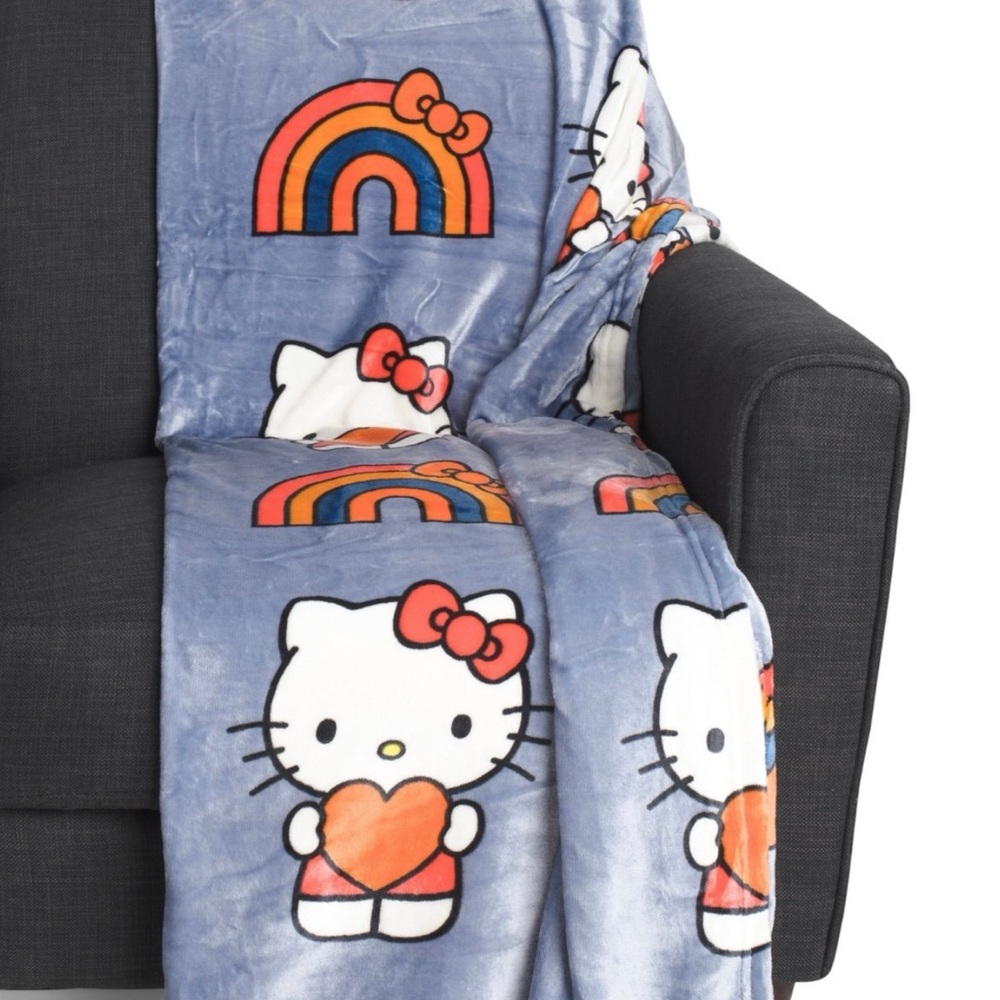 Hello Kitty Gray Throw Blanket